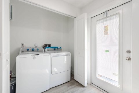 Villa ou maison à louer à Stuart, Floride: 3 chambres, 108.42 m2 № 2168860 - photo 8