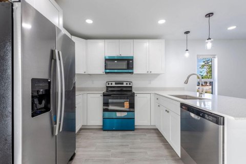Villa ou maison à louer à Stuart, Floride: 3 chambres, 108.42 m2 № 2168860 - photo 5