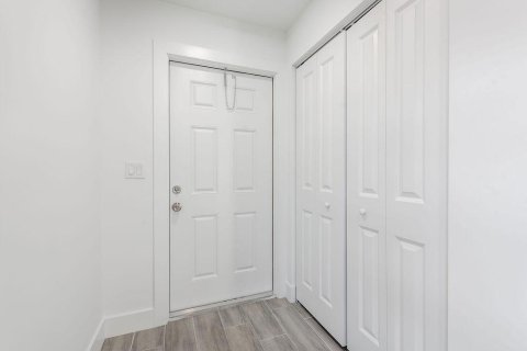Villa ou maison à louer à Stuart, Floride: 3 chambres, 108.42 m2 № 2168860 - photo 10