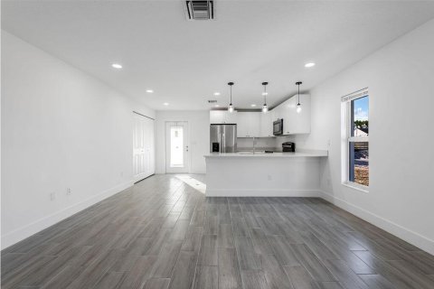 Villa ou maison à louer à Stuart, Floride: 3 chambres, 108.42 m2 № 2168860 - photo 3