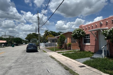 Propiedad comercial en venta en Miami, Florida, 164.53 m2 № 1896585 - foto 15