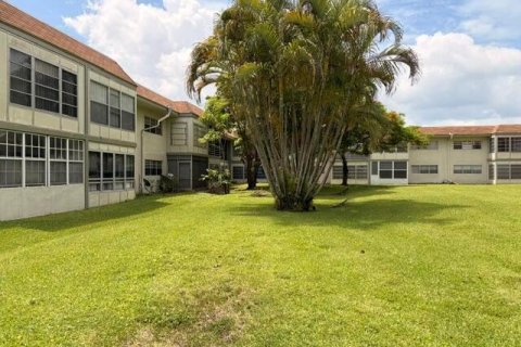 Condo in Margate, Florida, 2 bedrooms № 2083805 - photo 25