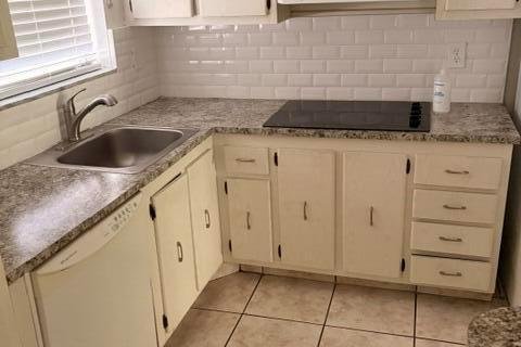 Condo in Margate, Florida, 2 bedrooms № 2083805 - photo 12