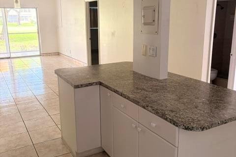 Condo in Margate, Florida, 2 bedrooms № 2083805 - photo 14