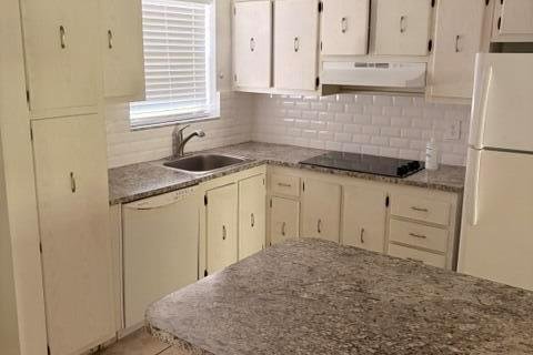 Condo in Margate, Florida, 2 bedrooms № 2083805 - photo 9