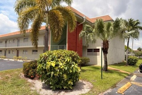 Condo in Margate, Florida, 2 bedrooms  № 2083805