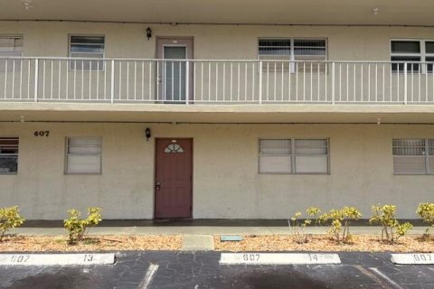 Condo in Margate, Florida, 2 bedrooms № 2083805 - photo 4