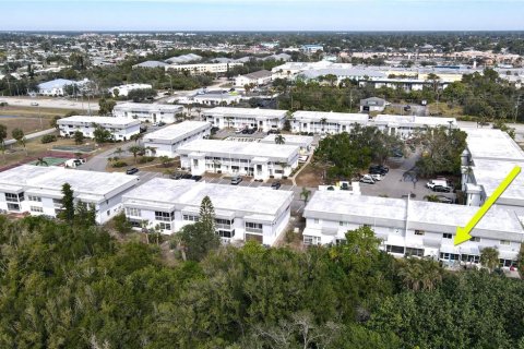 Townhouse in Punta Gorda, Florida 2 bedrooms, 111.3 sq.m. № 1546607 - photo 29