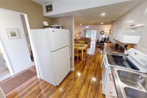 Townhouse in Punta Gorda, Florida 2 bedrooms, 111.3 sq.m. № 1546607 - photo 9