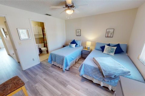 Townhouse in Punta Gorda, Florida 2 bedrooms, 111.3 sq.m. № 1546607 - photo 19
