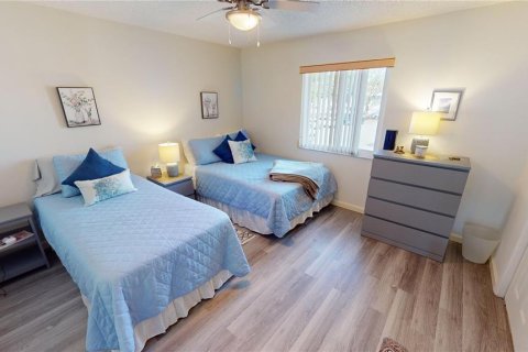 Townhouse in Punta Gorda, Florida 2 bedrooms, 111.3 sq.m. № 1546607 - photo 18