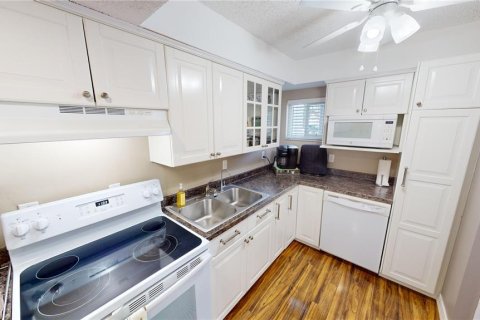Townhouse in Punta Gorda, Florida 2 bedrooms, 111.3 sq.m. № 1546607 - photo 8