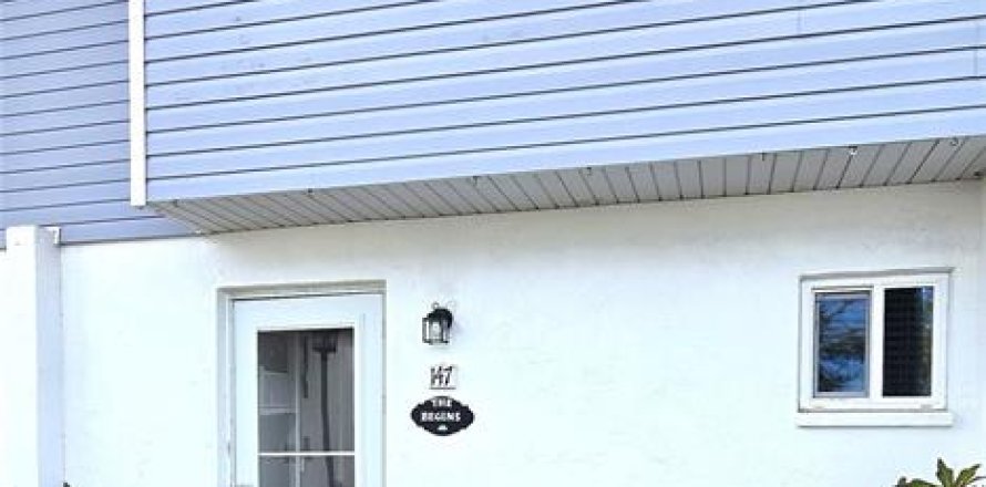 Townhouse in Punta Gorda, Florida 2 bedrooms, 111.3 sq.m. № 1546607