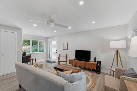 Villa ou maison à louer à Orlando, Floride: 2 chambres, 74.32 m2 № 2434869 - photo 8