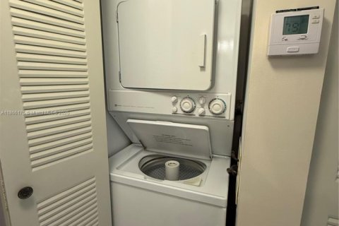 Купить кондоминиум в Хайполюксо, Флорида 2 спальни, 71.35м2, № 1979335 - фото 18