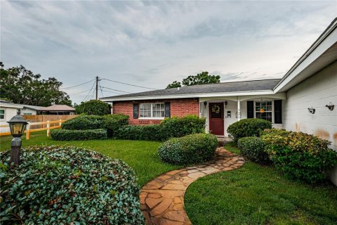 Casa en venta en Saint Petersburg, Florida, 3 dormitorios, 153.29 m2 № 1898773 - foto 2