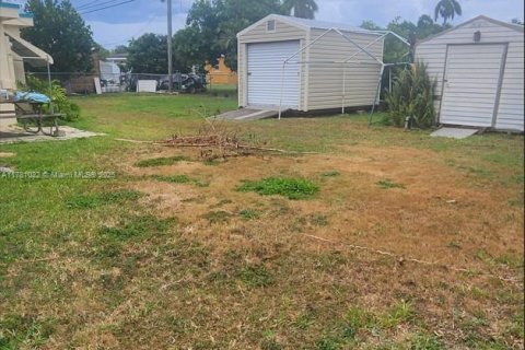 House in Homestead, Florida 2 bedrooms, 75.34 sq.m. № 1698901 - photo 3