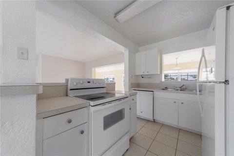Casa en venta en Port Charlotte, Florida, 3 dormitorios, 160.35 m2 № 1842133 - foto 13