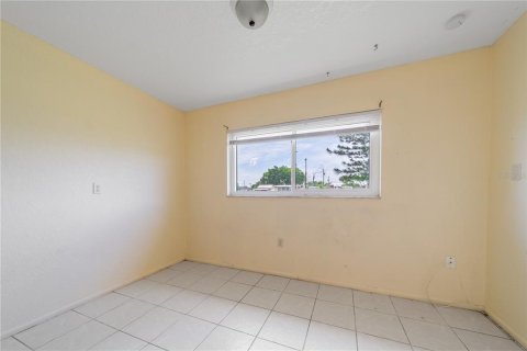 Casa en venta en Port Charlotte, Florida, 3 dormitorios, 160.35 m2 № 1842133 - foto 7