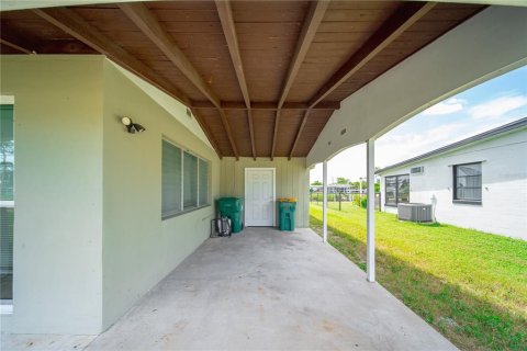 Casa en venta en Port Charlotte, Florida, 3 dormitorios, 160.35 m2 № 1842133 - foto 20