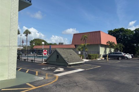 Copropriété à vendre à Oakland Park, Floride: 2 chambres, 92.9 m2 № 1875270 - photo 10
