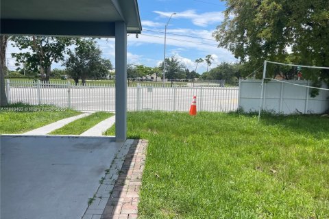 Villa ou maison à louer à Miami, Floride: 3 chambres, 84.73 m2 № 1960897 - photo 7