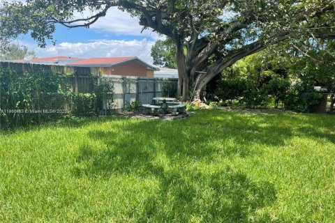 Villa ou maison à louer à Miami, Floride: 3 chambres, 84.73 m2 № 1960897 - photo 6