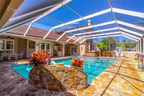 House in Merrit Island, Florida 5 bedrooms, 493.13 sq.m. № 1873660 - photo 7