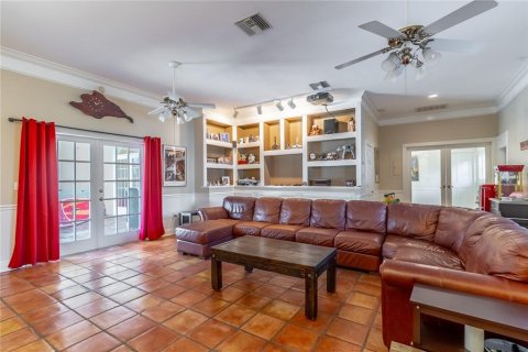 House in Merrit Island, Florida 5 bedrooms, 493.13 sq.m. № 1873660 - photo 23