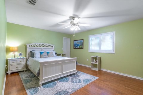House in Merrit Island, Florida 5 bedrooms, 493.13 sq.m. № 1873660 - photo 25