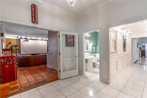House in Merrit Island, Florida 5 bedrooms, 493.13 sq.m. № 1873660 - photo 20