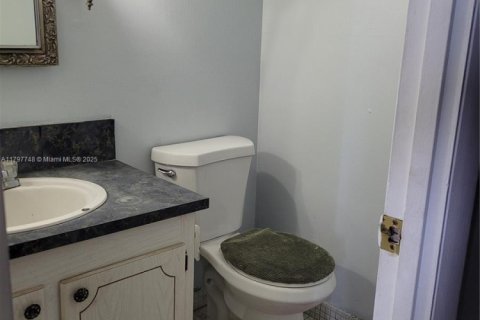Condo in North Miami Beach, Florida, 1 bedroom  № 1761627 - photo 11