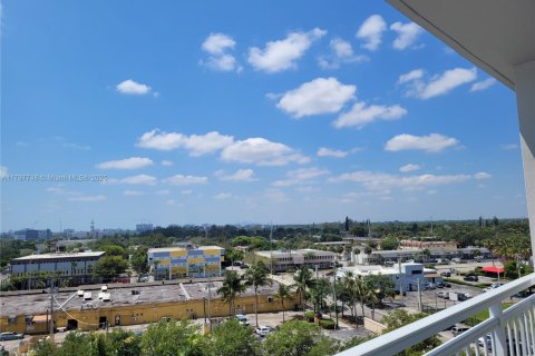 Condo in North Miami Beach, Florida, 1 bedroom  № 1761627 - photo 13