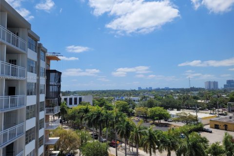 Condo in North Miami Beach, Florida, 1 bedroom  № 1761627 - photo 14