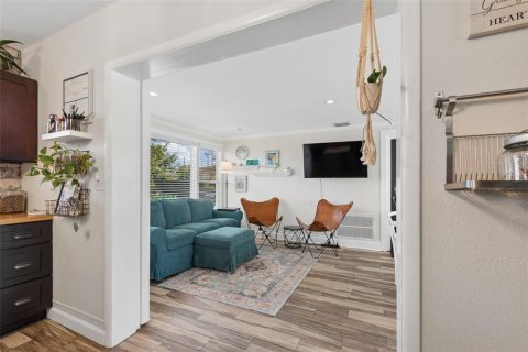 House in Saint Petersburg, Florida 2 bedrooms, 94.67 sq.m. № 2405111 - photo 23