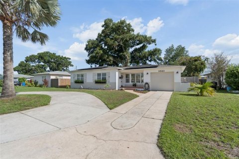 House in Saint Petersburg, Florida 2 bedrooms, 94.67 sq.m. № 2405111 - photo 3