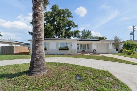 House in Saint Petersburg, Florida 2 bedrooms, 94.67 sq.m. № 2405111 - photo 4
