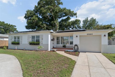 House in Saint Petersburg, Florida 2 bedrooms, 94.67 sq.m. № 2405111 - photo 6