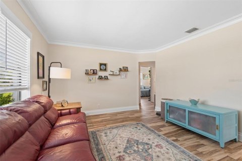 House in Saint Petersburg, Florida 2 bedrooms, 94.67 sq.m. № 2405111 - photo 14