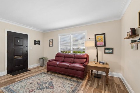 House in Saint Petersburg, Florida 2 bedrooms, 94.67 sq.m. № 2405111 - photo 16