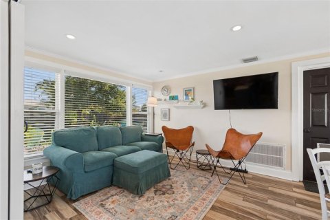 House in Saint Petersburg, Florida 2 bedrooms, 94.67 sq.m. № 2405111 - photo 24