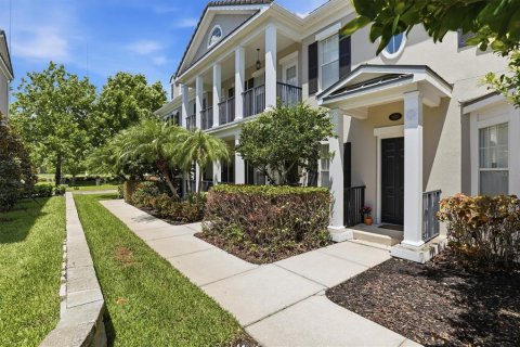 Townhouse in Saint Petersburg, Florida 4 bedrooms, 340.02 sq.m. № 2403442 - photo 2