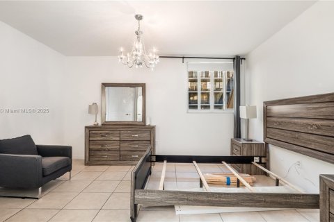 Condominio en venta en Surfside, Florida, 1 dormitorio, 67.82 m2 № 1972963 - foto 13