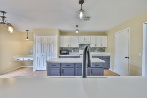 House in Riverview, Florida 4 bedrooms, 180.69 sq.m. № 1879246 - photo 16