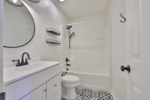 House in Riverview, Florida 4 bedrooms, 180.69 sq.m. № 1879246 - photo 30