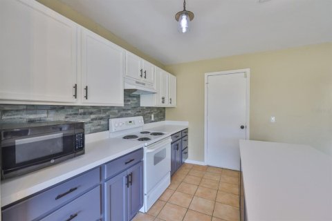 House in Riverview, Florida 4 bedrooms, 180.69 sq.m. № 1879246 - photo 17