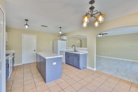 House in Riverview, Florida 4 bedrooms, 180.69 sq.m. № 1879246 - photo 18