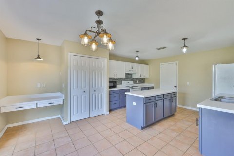 House in Riverview, Florida 4 bedrooms, 180.69 sq.m. № 1879246 - photo 21