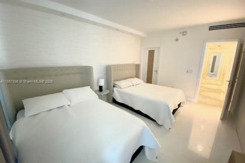 Condo in Hollywood, Florida, 3 bedrooms  № 1882338 - photo 11