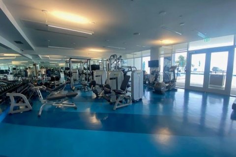 Condo in Hollywood, Florida, 3 bedrooms  № 1882338 - photo 17